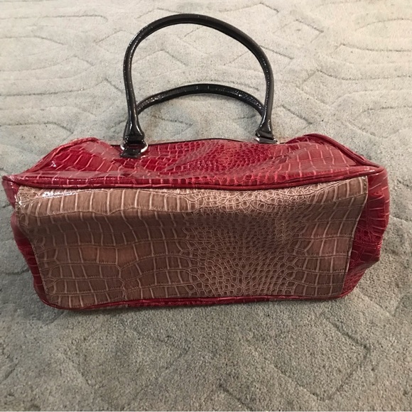 GUESS CALVINA Logo Croco Patent Leather Handbag Purse Satchel Taupe/Multi - Picture 16 of 16